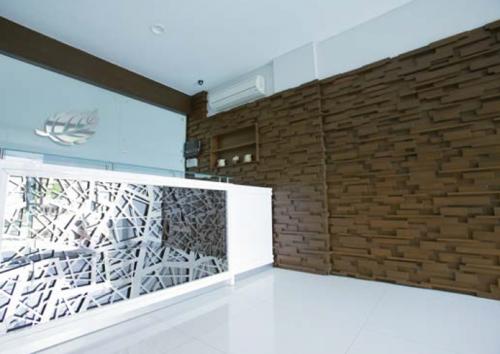 UD KAIN MAS OFFICE  SURABAYA 3 Conwood Deck 6” - Conwood Plank 8” - Conwood Plank 2” - Conwood Sunshade - Conwood Lap Siding G0 (4)