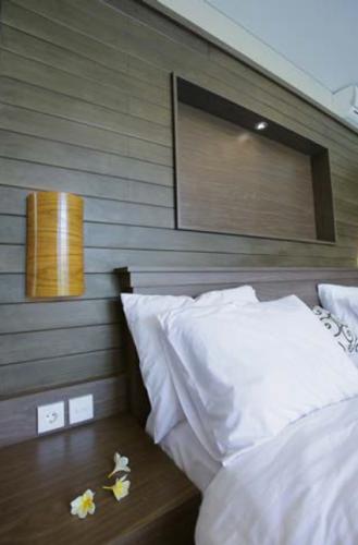 VILLA CHANIKAYA BALI 1 Conwood Eave 2in1 - Conwood Decorative Deck 4” (1)